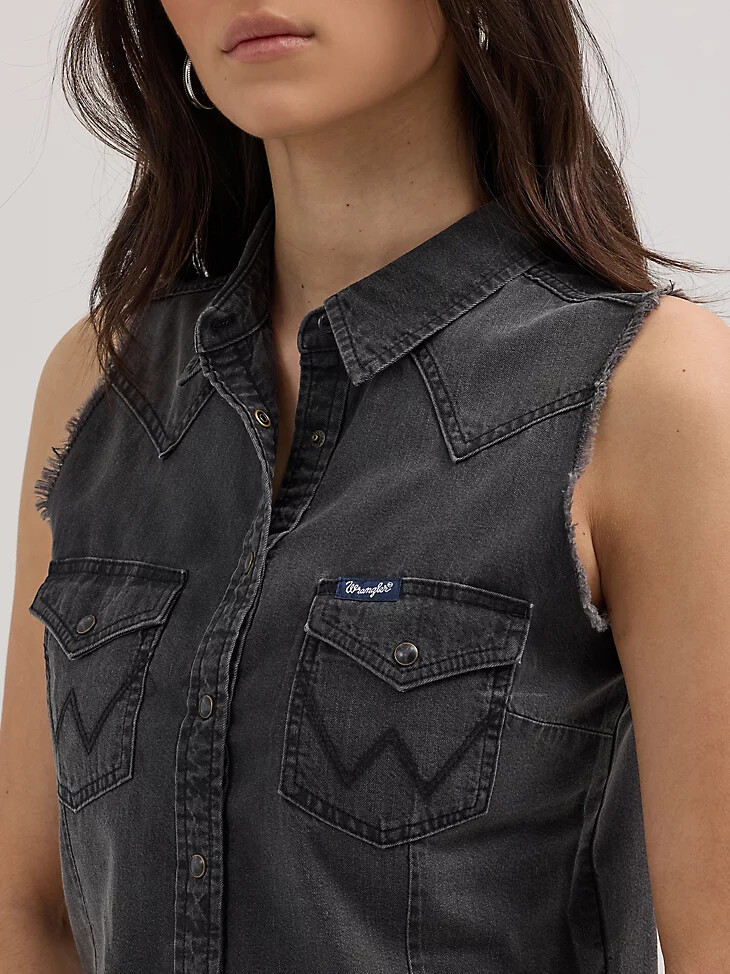 camiseta sin mangas vaquera deshilachada wrangler para mujer estilo western color negro