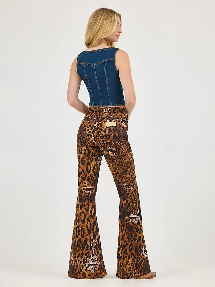 top bustier con volantes de wrangler x lainey wilson con lavado bohemio